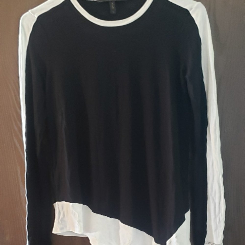 Any item from my closet with a 🌹is 5 for $20